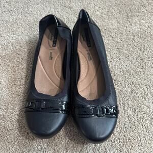 Clarks Collection Soft Cushion Sole Ballet Flats w/ Buckle Women's Size 9 Black